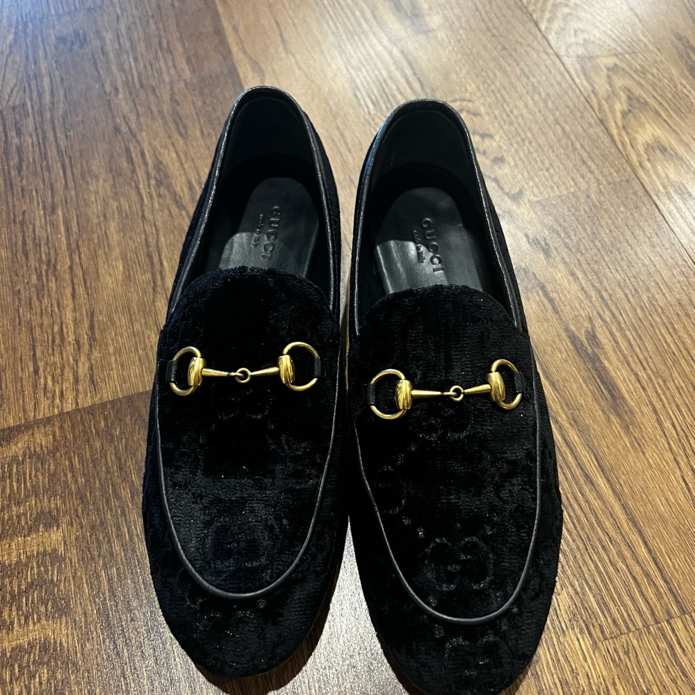 Gucci Women’s Jordaan Black Velvet Loafer